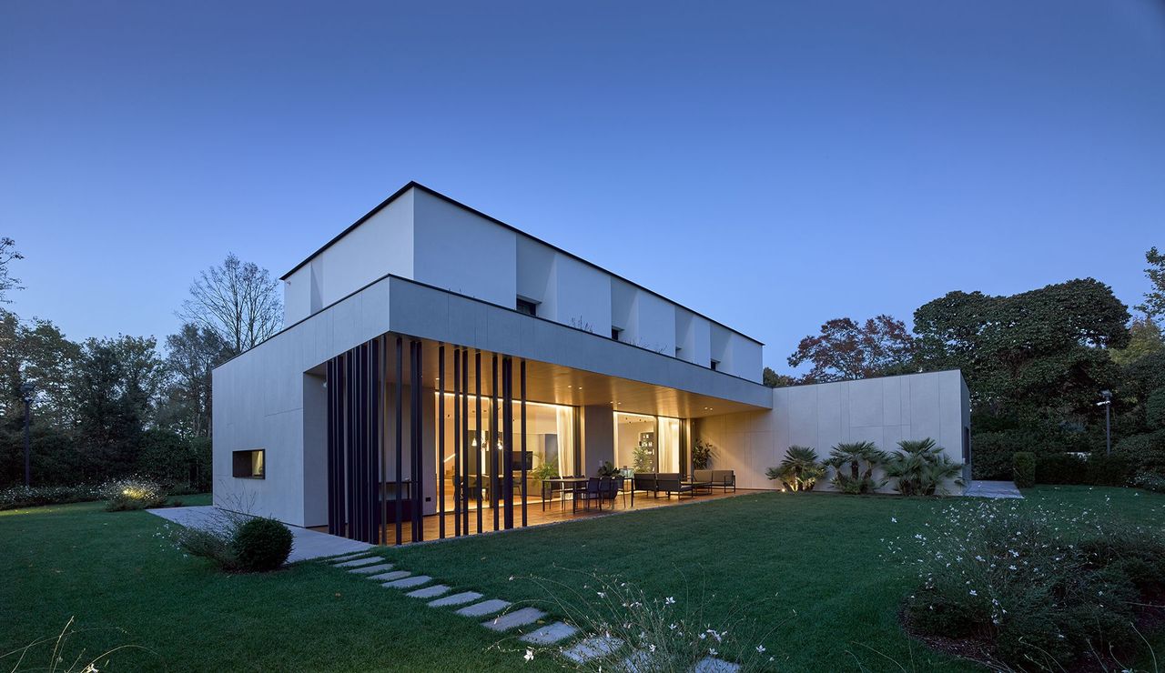 Compact_Xtravision_BN(18)