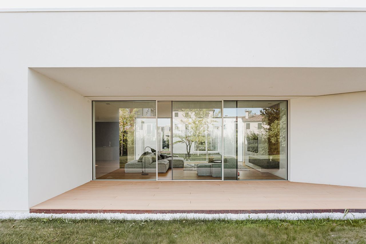 Xtravision_FL_Selvana(9)