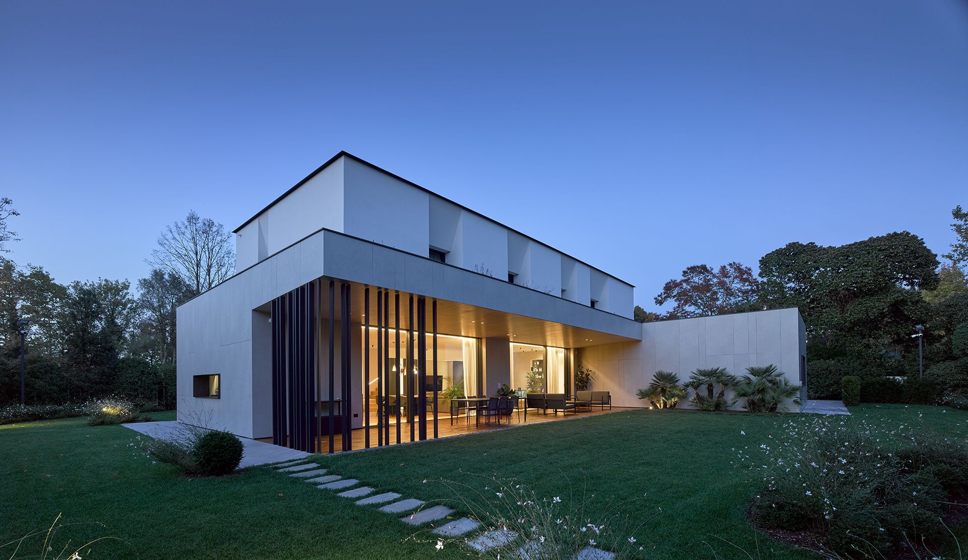 Compact_Xtravision_BN(18)